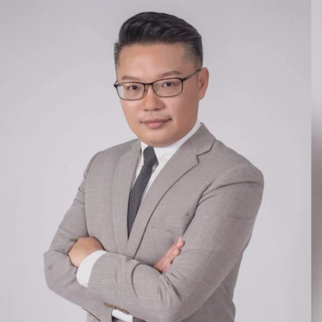 大馬小何何敬華
