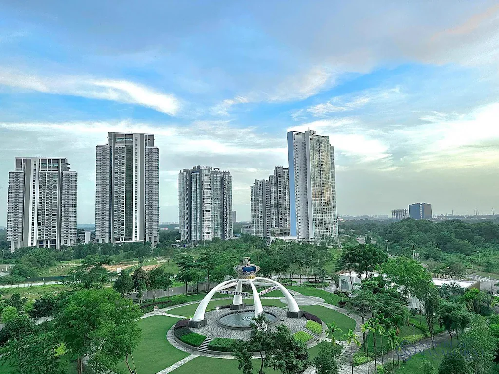 Elysia residence and landscaped outlook