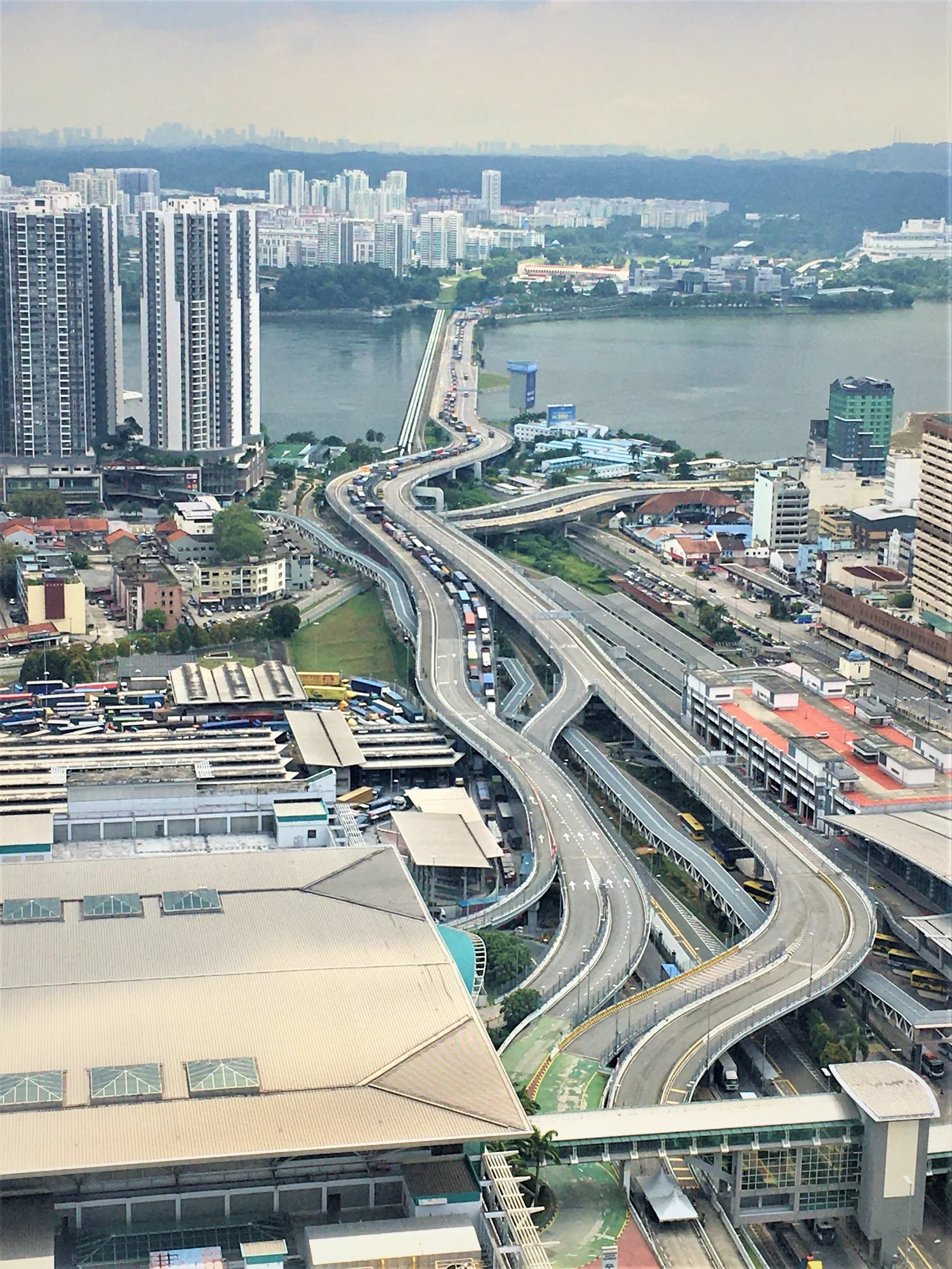 新柔長堤與兩岸城市實景 用於說明新馬跨境連結